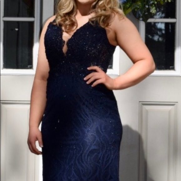 Size 14 prom dress with beading - Picture 2 of 3